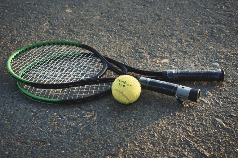 reguli tenis de camp