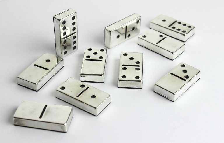 cum se joaca domino