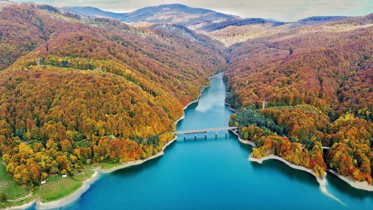 locuri de vizitat toamna in romania